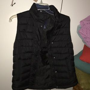 Black never warn Gap vest
